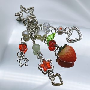 1pc Charming Strawberry Star Bead Keychain - Handcrafted Delicacy, Unique Gift for Girls - A Perfect Accessory to Express Your Style